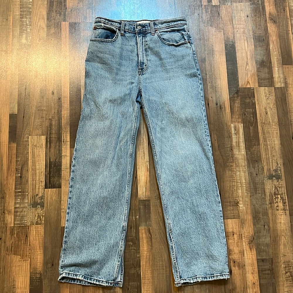 Abercrombie & Fitch Women’s High Rise Relaxed Jean